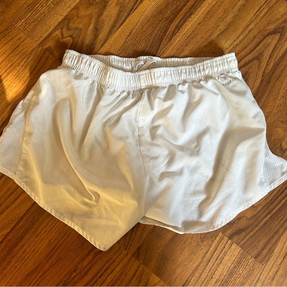 Nike Dry City Core White 3" Women's Running Shorts - Picture 4 of 5